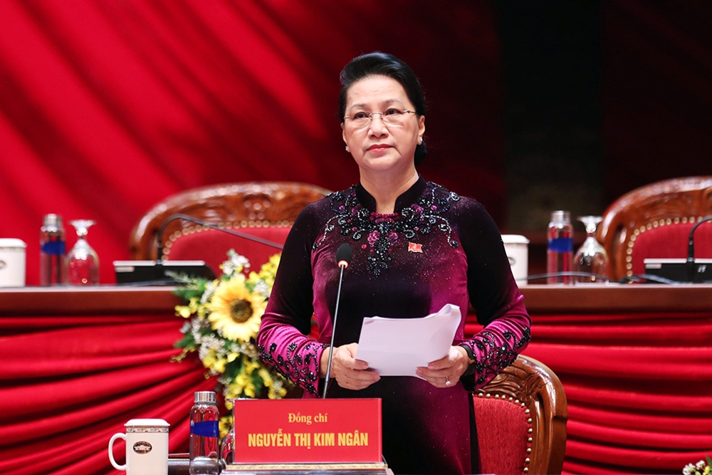 Chủ tịch Quốc hội Nguyễn Thị Kim Ngân điều hành một phiên làm việc của Đại hội XIII